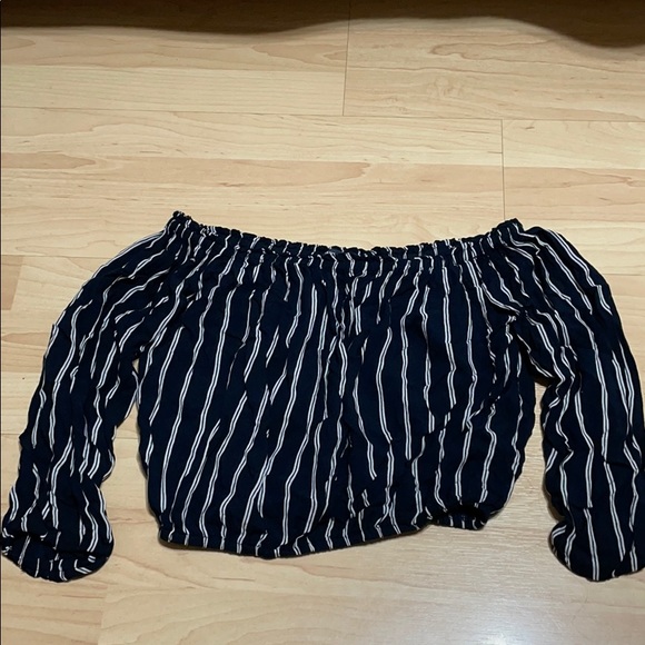 BRANDY MELVILLE OFF THE SHOULDER BLOUSE - Picture 1 of 3